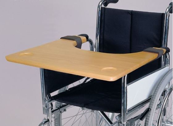 תמונה של שולחן לכסא גלגלים 
