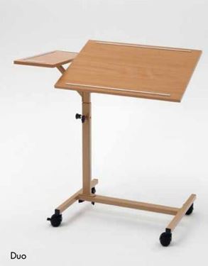 תמונה של שולחן לכסא גלגלים נייד ומתכוונן