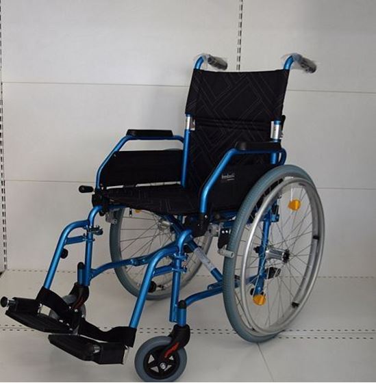תמונה של כסא גלגלים קל משקל 12 קילו Freeway