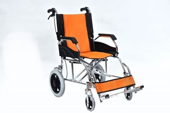 תמונה של כסא גלגלים  העברה אלומיניום קל משקל. "טו גו"