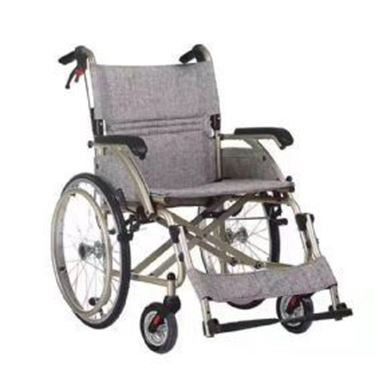 תמונה של כסא גלגלים קל משקל 11 ק"ג אולטרלייט